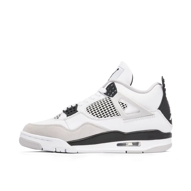 Air Jordan 4 Retro "Military Black".