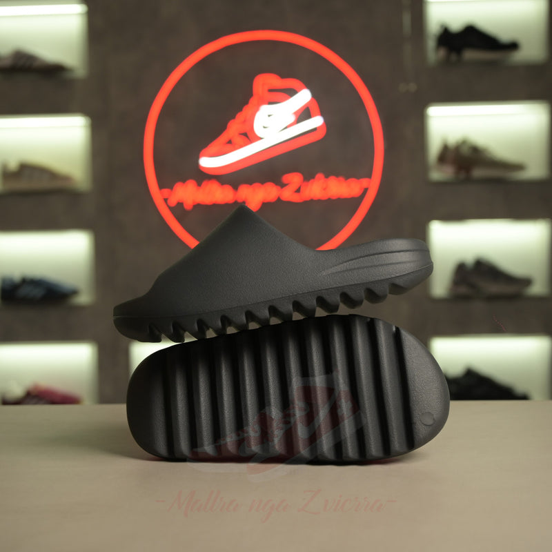 Adidas Yeezy Slide “Ngjyrë gri-blu marine”