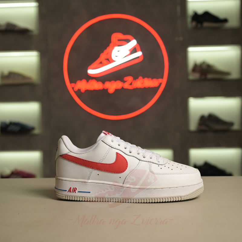 Nike Air Force 1 të ulëta bardhë e kuqe universitare