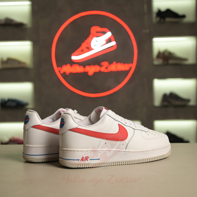Nike Air Force 1 të ulëta bardhë e kuqe universitare