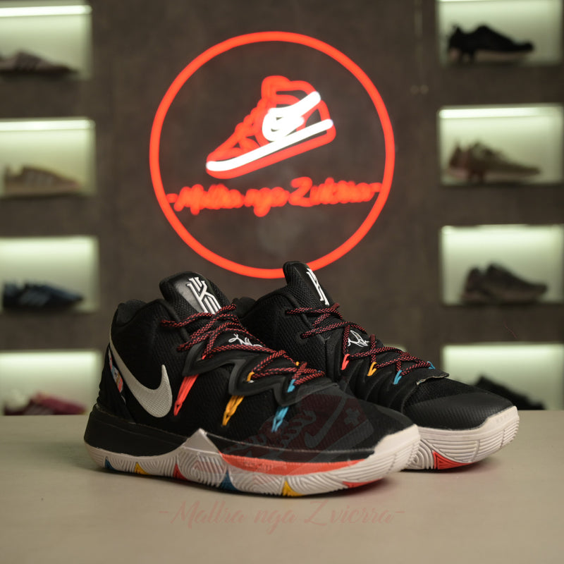 Nike Kyrie 5 "Friends"