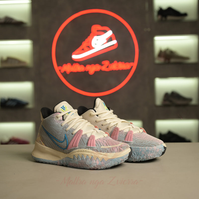 **Nike Kyrie 7 “Vajzat”**