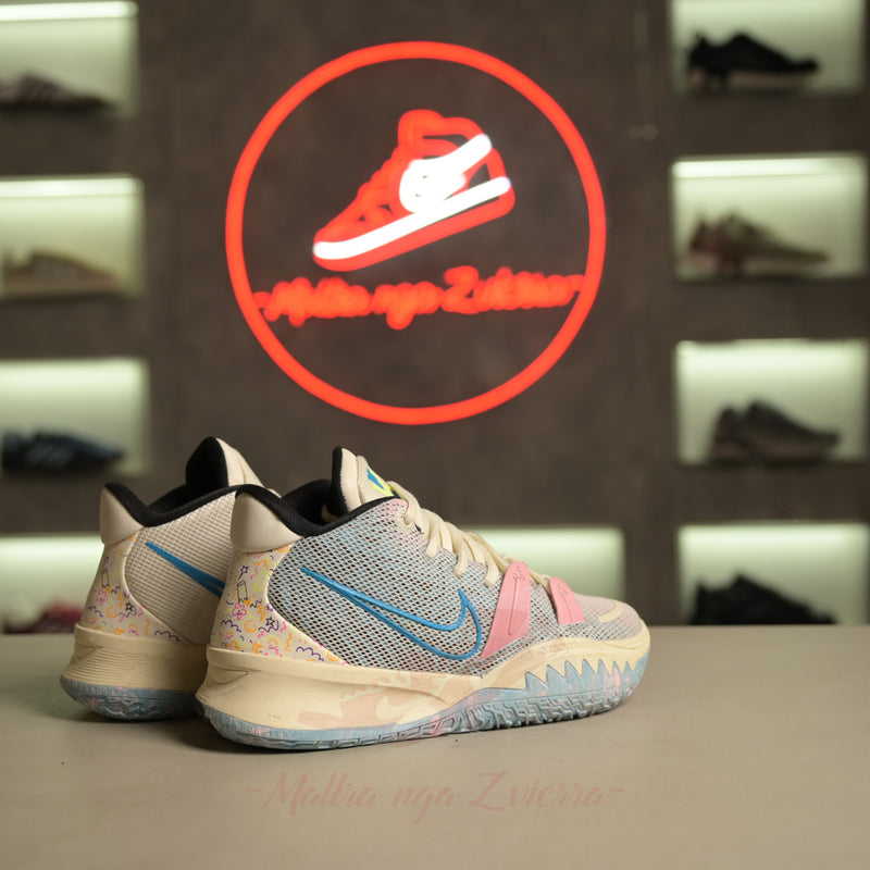 **Nike Kyrie 7 “Vajzat”**