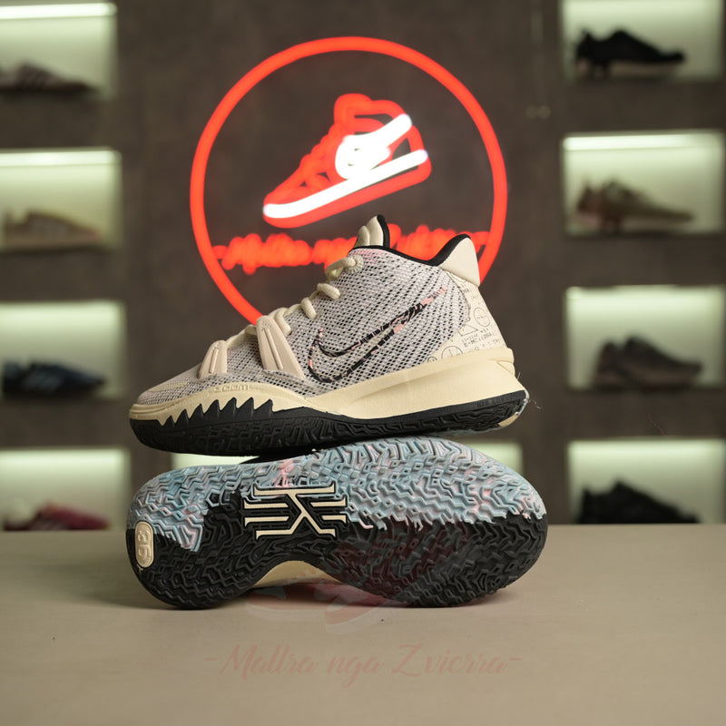 **Nike Kyrie 7 “Vajzat”**