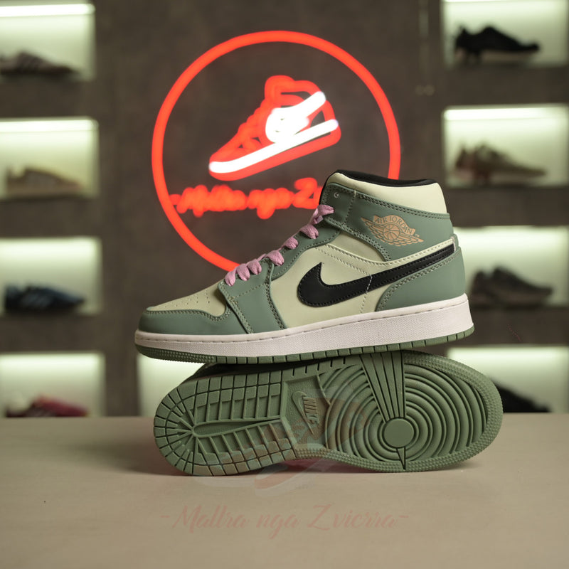 Air Jordan 1 Mid "Noble Green".