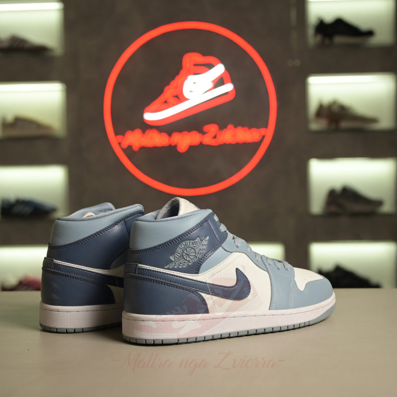 Air Jordan 1 Mid "True Blue"