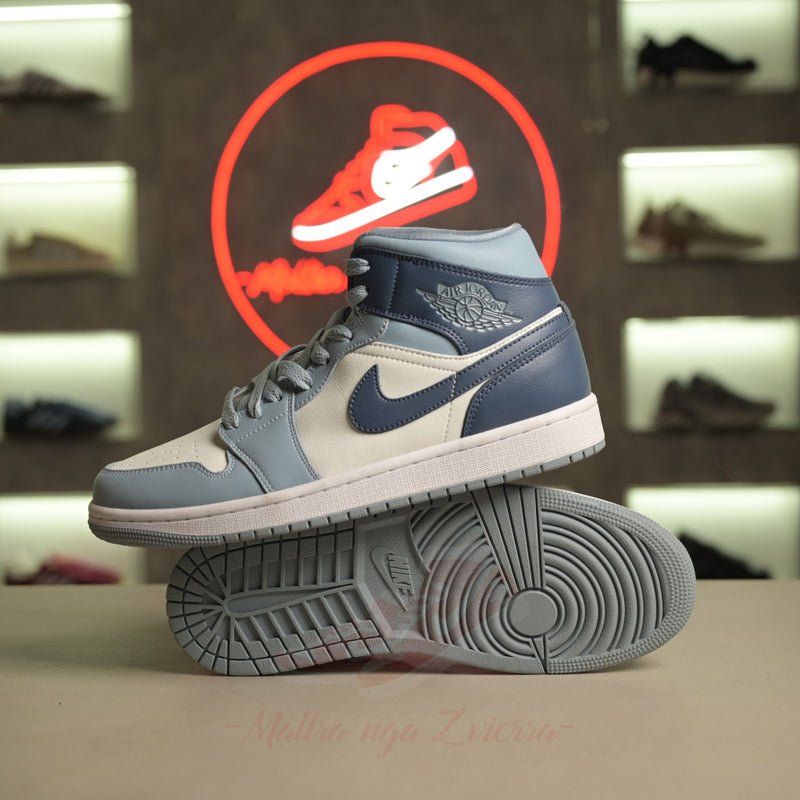 Air Jordan 1 Mid "True Blue"
