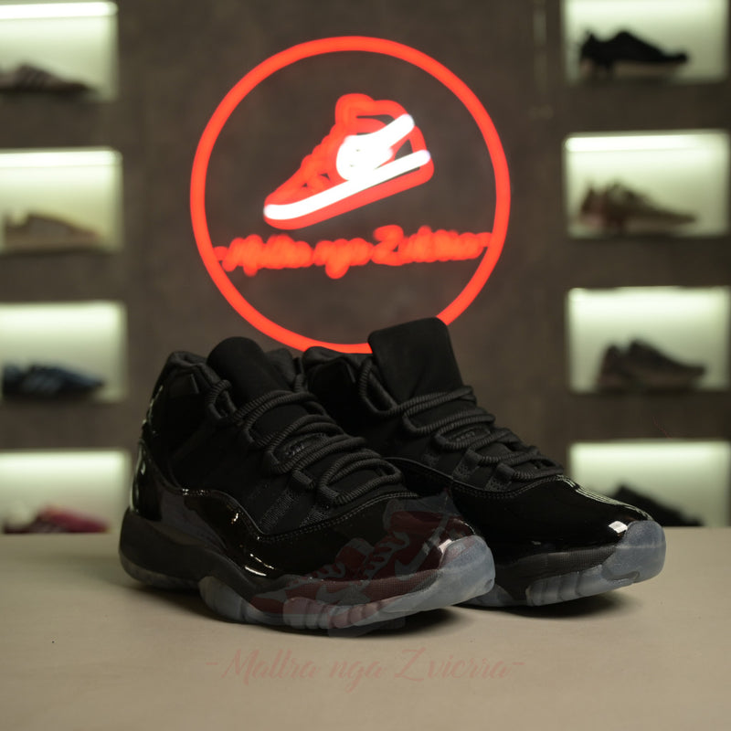 Air Jordan 11 Retro "Kapë e Manteli"