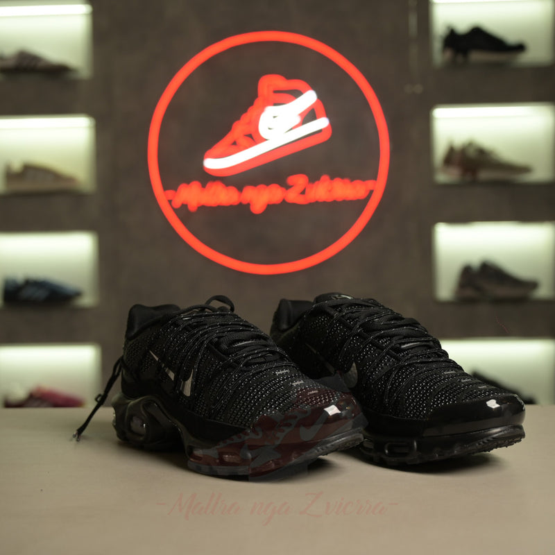 Nike Air Max Plus "Utility" E zezë