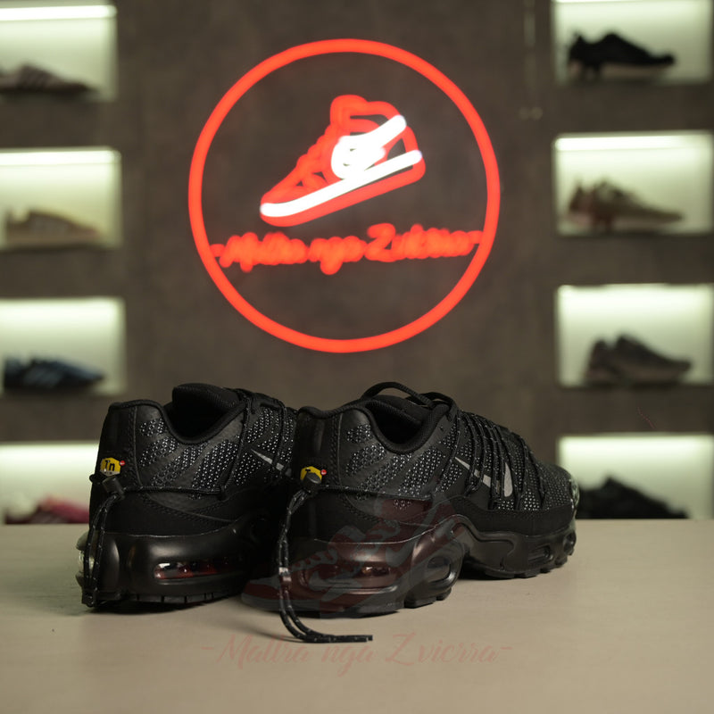 Nike Air Max Plus "Utility" E zezë