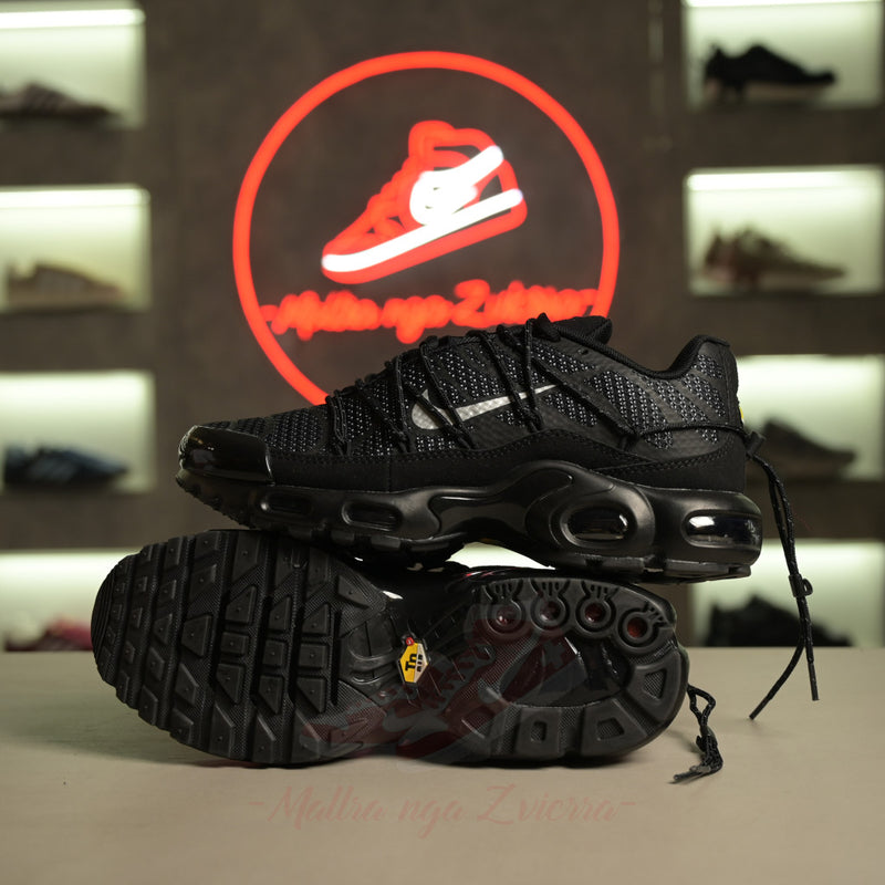 Nike Air Max Plus "Utility" E zezë