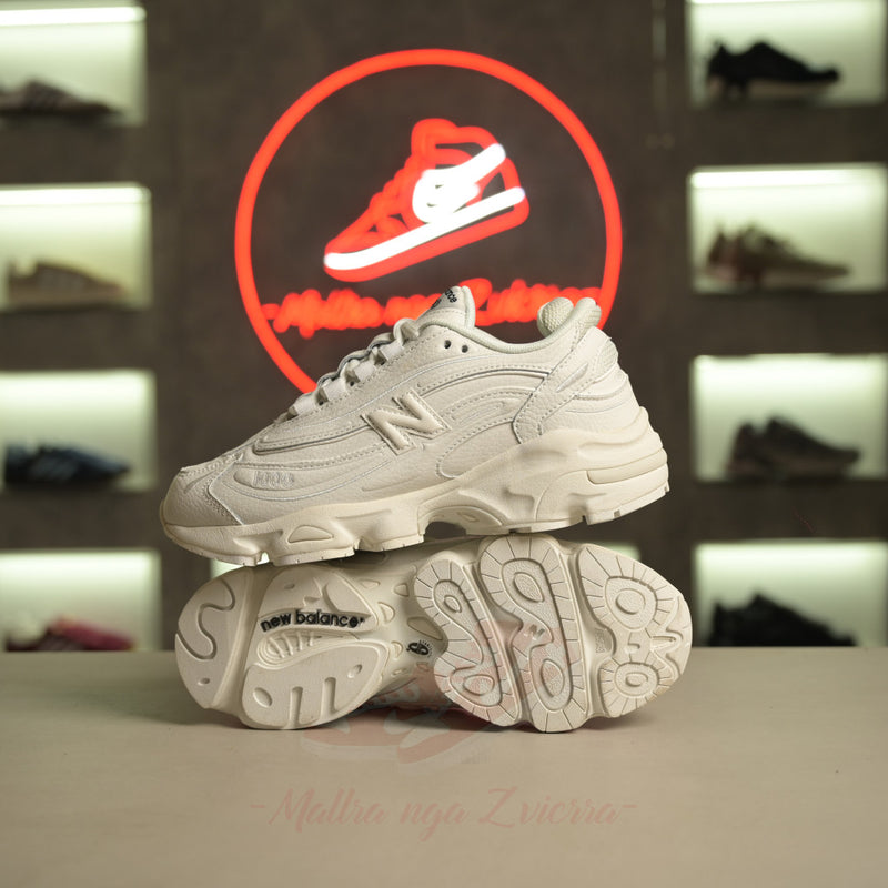 New Balance 1000 "E bardhë e trefishtë"