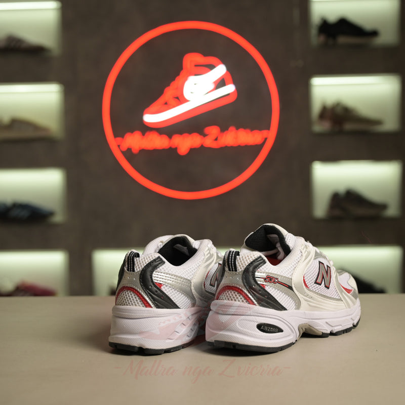 New Balance 530 E Bardhë / E Kuqe / E Zezë