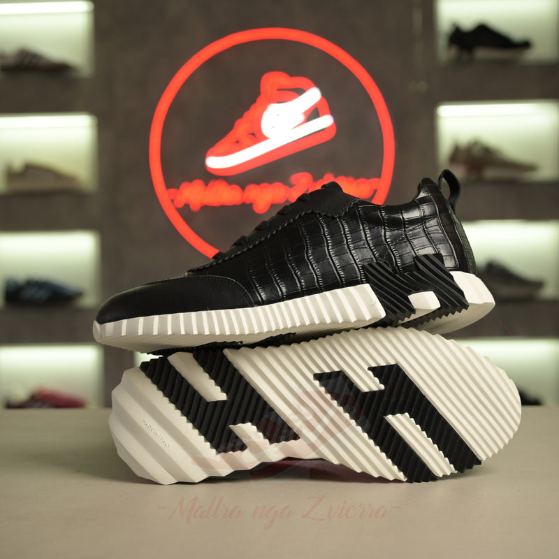Atlete Hermes "Croco Matte" me shtrojë të butë
