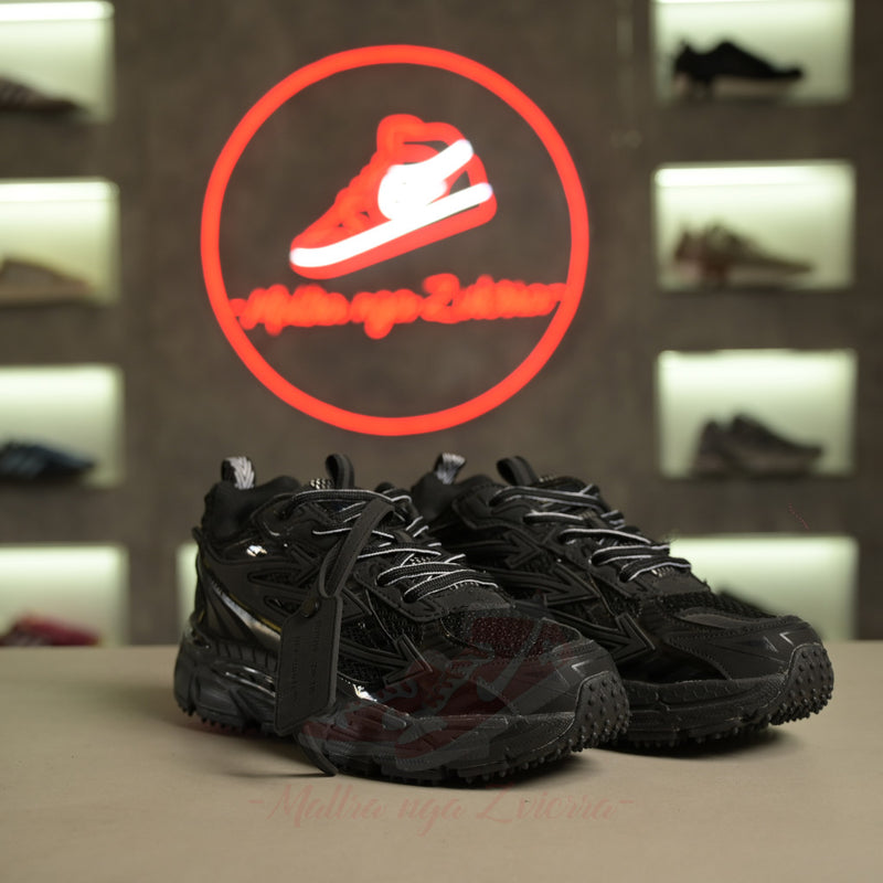 Off-White x Nike Air Terra Forma e zezë