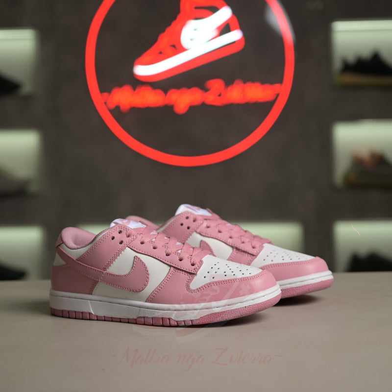 Nike Dunk Low "Pink Oxford"