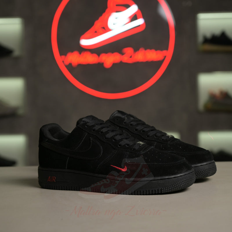 Nike Air Force 1 Low E Zezë/E Kuqe e Ndritshme"