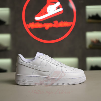 Nike Air Force 1 Low Triple White