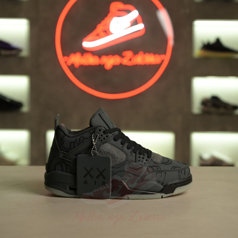 Air Jordan 4 KAWS "Gri i Ftohtë"