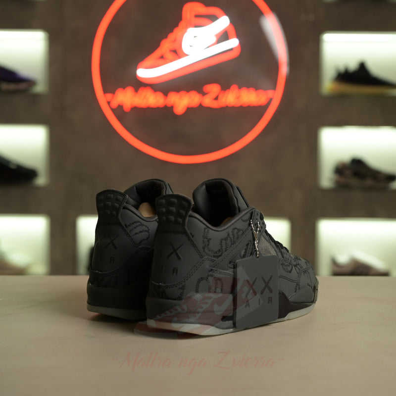Air Jordan 4 KAWS "Gri i Ftohtë"