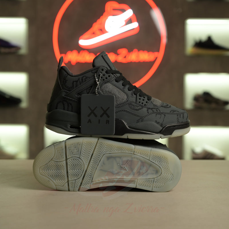 Air Jordan 4 KAWS "Gri i Ftohtë"