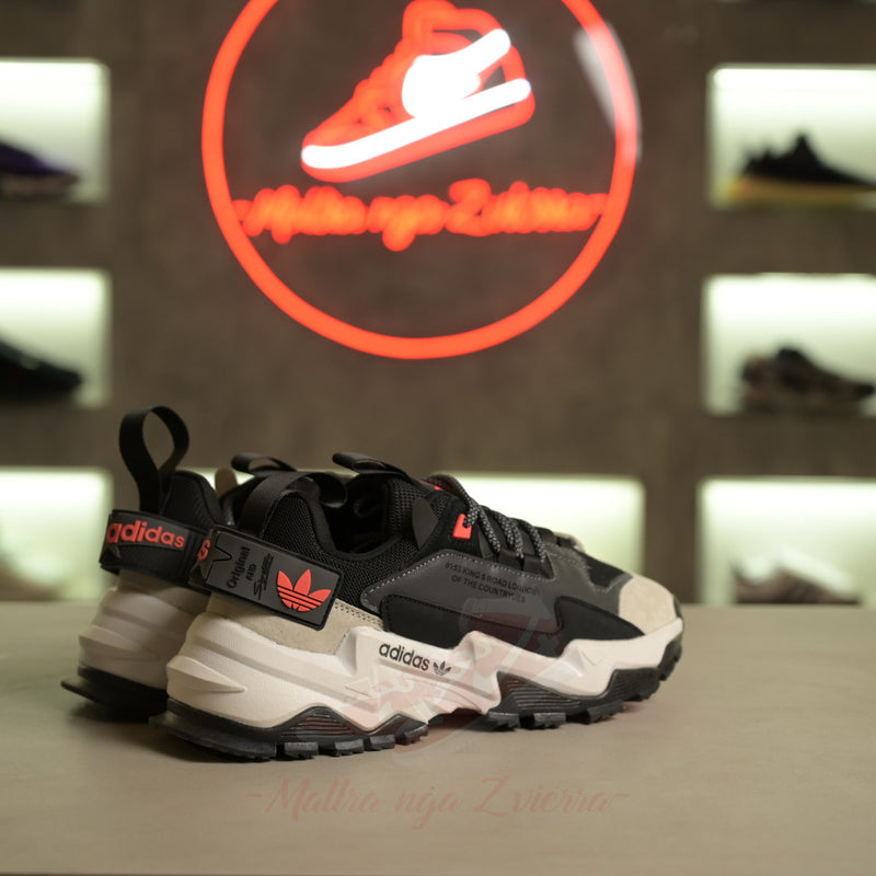 Adidas Star Life e Zezë Portokalli