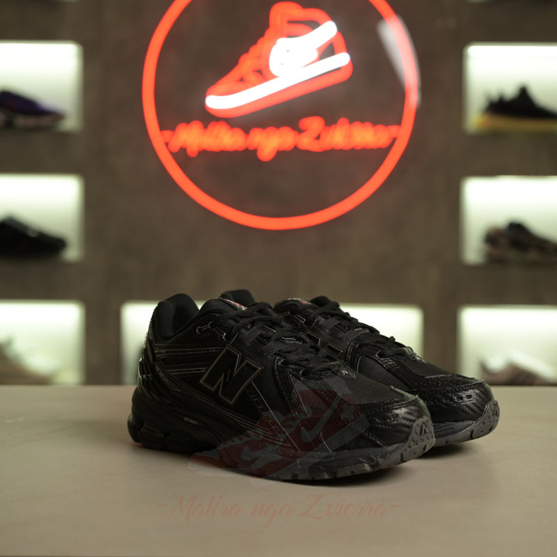 New Balance 1906R E Kuqe dhe e Zezë