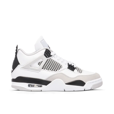 Air Jordan 4 Retro "Military Black".